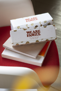 Boites We Are Family Personnages Speculoos Maison Dandoy