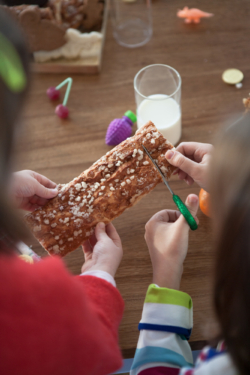 Pain Grecque Ciseau Fille Sucre Canne Speculoos Table Noel Maison Dandoy